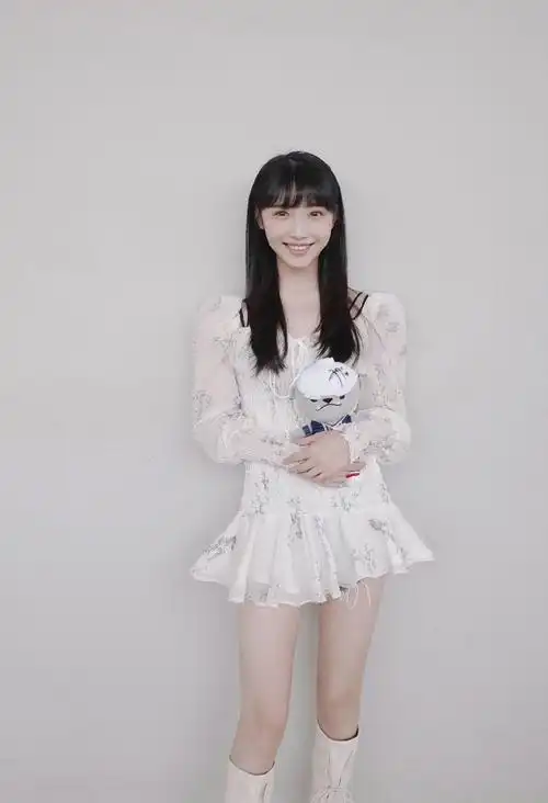 许梦圆甜美生活照图片55