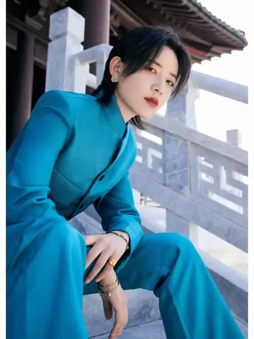 明星同款李斯丹妮演绎国风翩然如诗之美