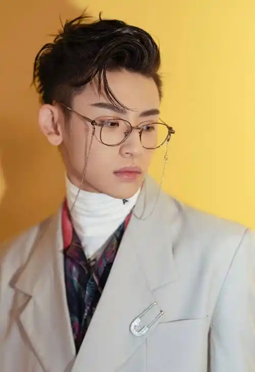 00后们的偶像小鬼王琳凯是怎样的迷人