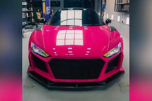 粉色奥迪r8伪装成兰博基尼跑车 这改装真拉风