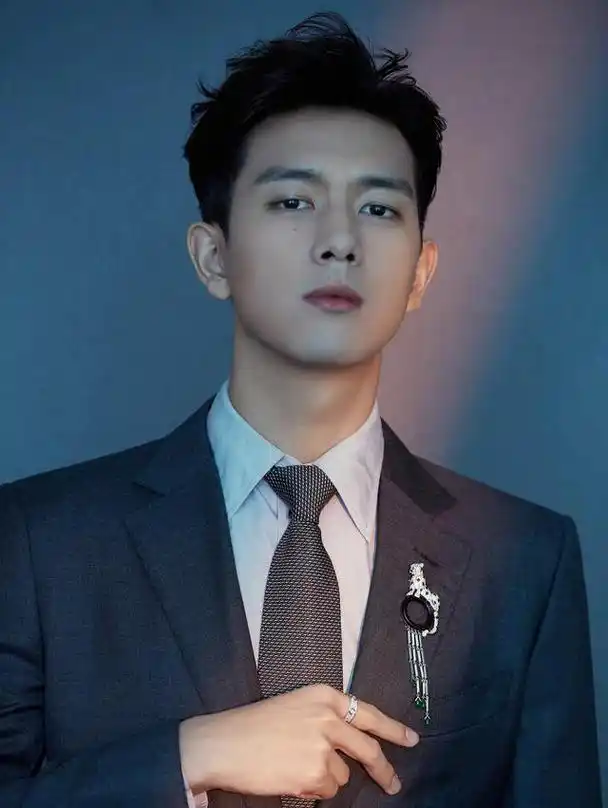 张一山,李现演绎《余烬之上》:兄弟情深,正邪对决,真相惊人!