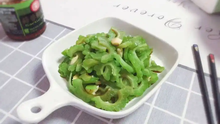 凉拌苦瓜丝 - 凉拌苦瓜丝做法,功效,食材 - 网上厨房