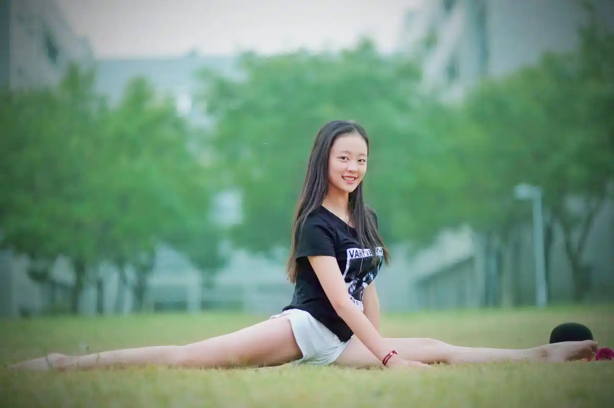 女孩为什么爱秀一字马?