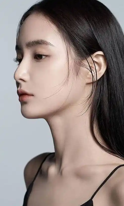 侧脸拍照不好看?