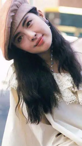 王祖贤时尚唯美写真照,一颦一笑撩动人心