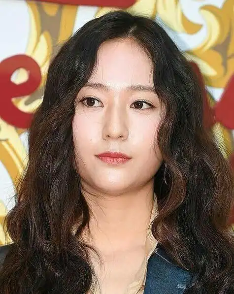 继朴信惠胖了后女神郑秀晶也胖了韩国女星们的胖都是胖着玩吗