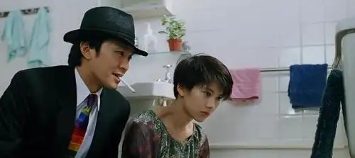 《国产凌凌漆》中袁咏仪的形象给人一种,呆萌正派的感觉,然后被周星驰