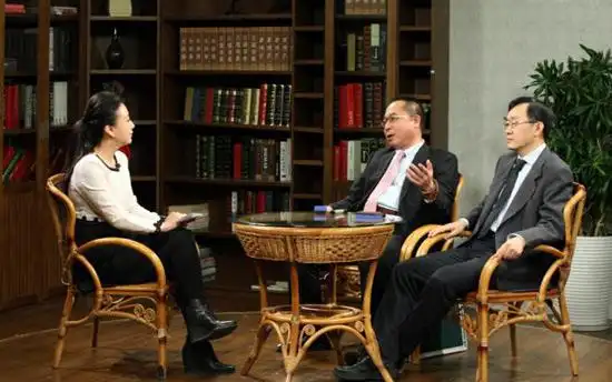 网络名人与专家"对话1 1":侯宁孙学工共话经济新常态