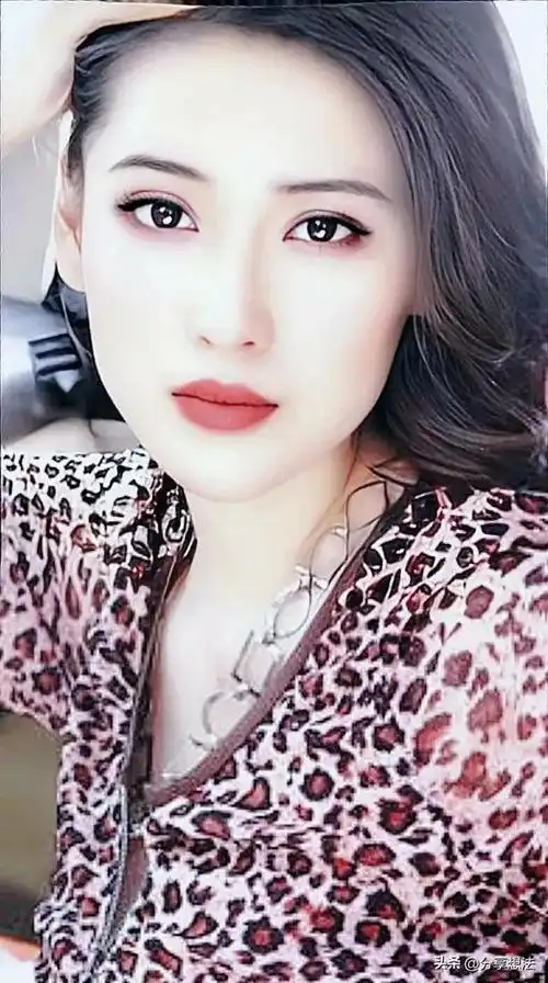 宁丹琳明星壁纸