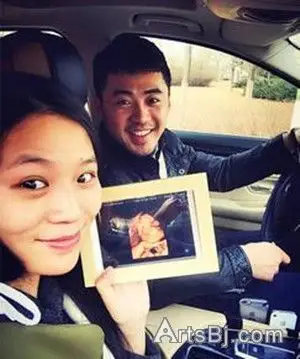 超女黄英与老公曹帅曝b超照被猜双胞胎