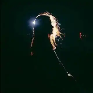 深夜里那个孤独的自己