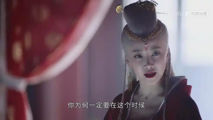 喜丧鬼这戴的啥项链太闪了吧这该不会是贵项链吧不然咋这么闪啊