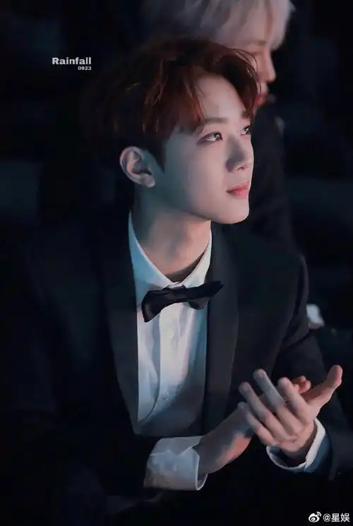 你心中的侧颜之最#来看看我们赖冠霖的侧脸也太精致了吧,谁看了不说