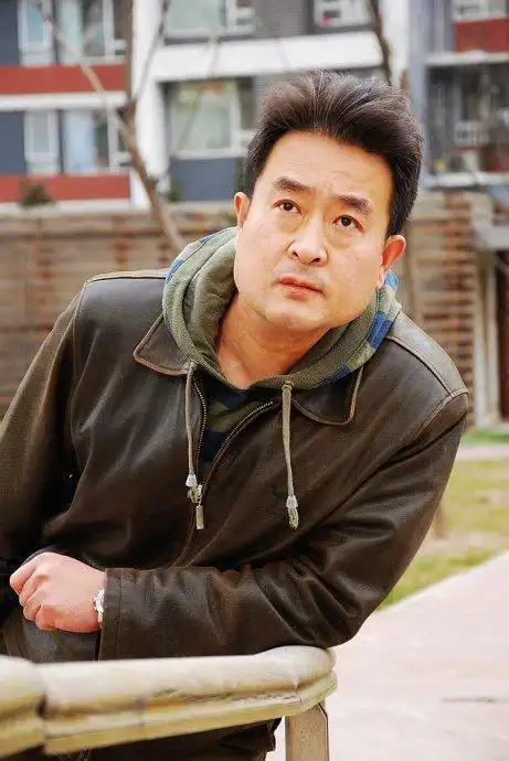 前行者三位金牌男配角他们戏外有着怎样不同的人生