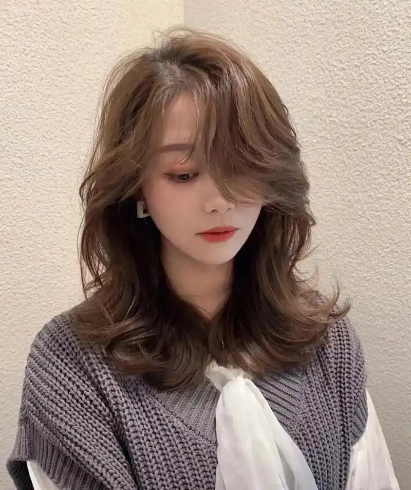 造型烫 亚麻棕色||浪漫蓬松优雅的韩式烫发ii造型烫搭配发根 - 抖音