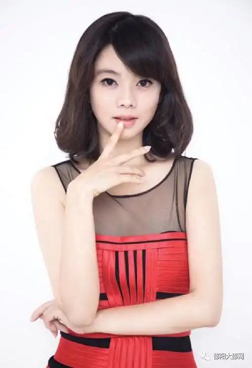 肖婷佳肖婷佳,出生于湖南邵阳,毕业于解放军艺术学院,中国内地女演员.