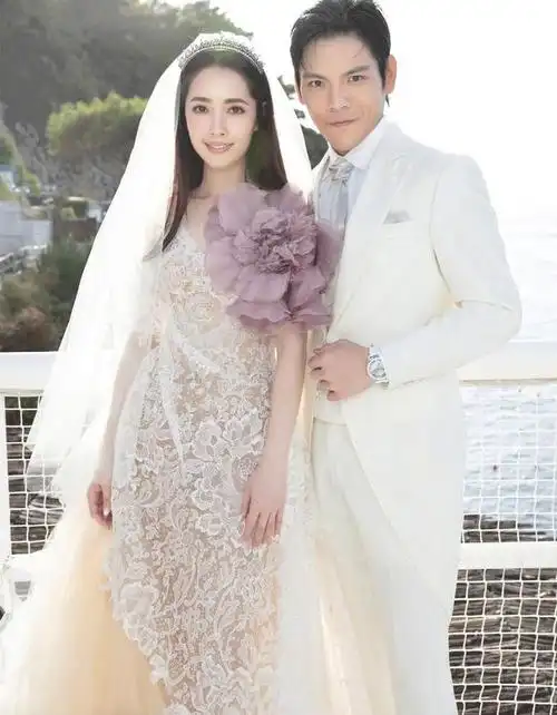 看了这么多明星的婚礼照还是刘诗诗的婚纱最令人惊艳
