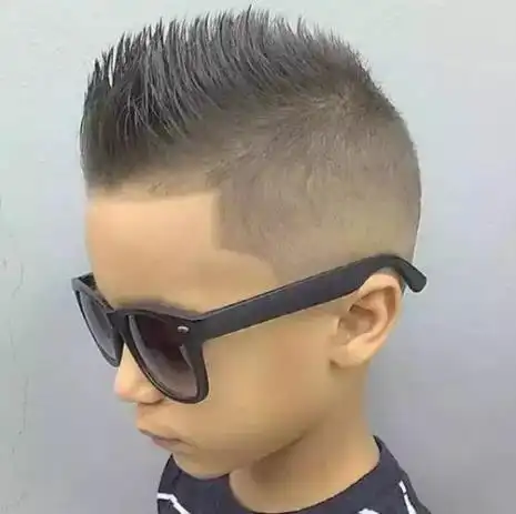 九岁男孩剪什么发型好看