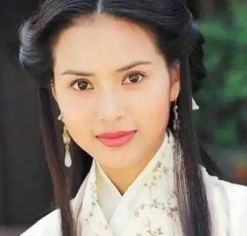 实际上,李若彤拍戏一直很敬业,之前拍摄《天龙八部》,《神雕侠侣》都