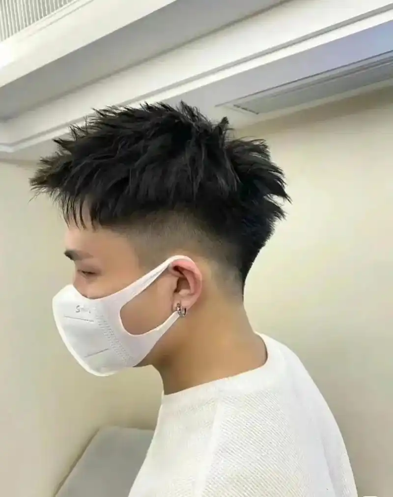 今日发型推荐.男士前刺摩根烫碎发 清爽摩根前刺短发男士烫发  - 抖音