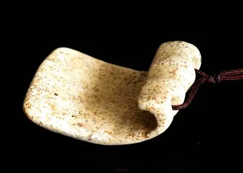 一个鸡骨白的物件比较漂亮