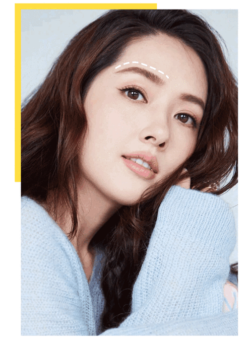 郭碧婷的颧骨比较高,所以千万不要将腮红直接扫在颧骨上,那样会让你的