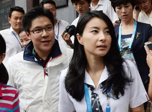 霍启刚三个小孩分别多少岁(霍启刚带儿子上击剑课)(6)