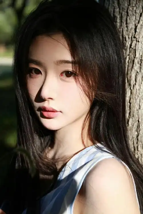 黑长直造型清纯可爱,好适合演校园学姐呀～#黑长直是孔雪儿的开关