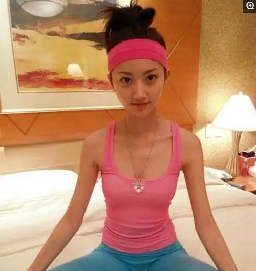 景甜北京奢华豪宅内景,睡衣照尽显好身材,嘟嘴卖萌萌萌哒