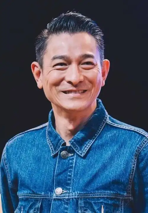 刘德华断崖式哀老白发苍苍似80岁老头网友泪目天王也老了