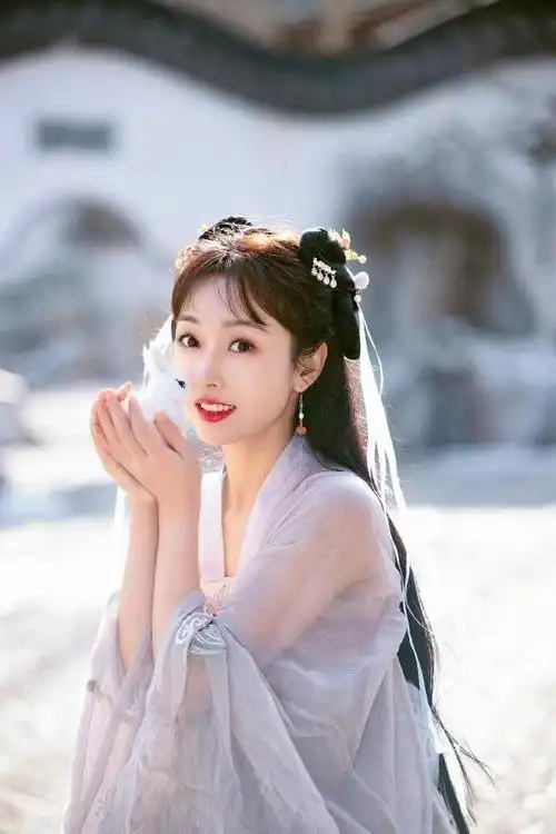 不得不说,宣璐生来就是吃古装这碗"饭"的!