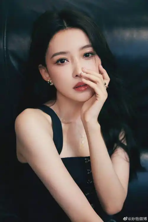 孙怡晒自拍手机壳疑透露离婚真相,女方呼吁远离男人_网友_照片_原因