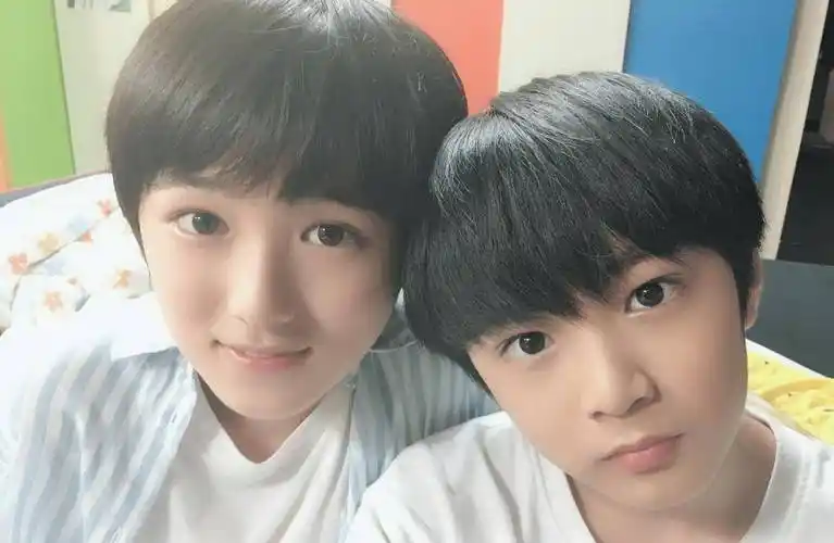 时代少年团刘耀文为宋亚轩庆生,从小长到大的情谊,文轩cp锁了_感情