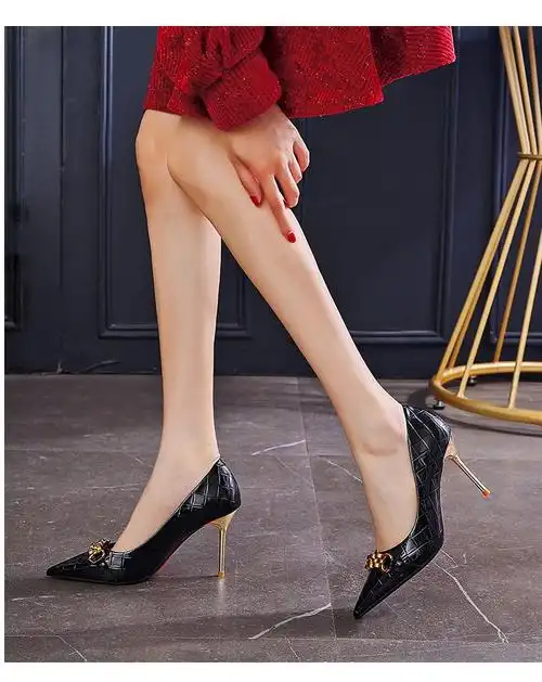 蓝晨语依漆皮高跟鞋女细跟法式职业尖头红底金属扣百搭女单鞋白色37