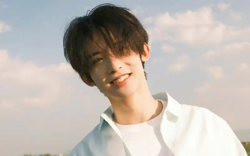 【治愈系美男种草第2期】果然,帅哥的笑容可以治愈一切!