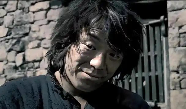 18岁黄渤忍了,18岁鹿晗也忍住了,看到18岁的雷佳音,实在忍不了