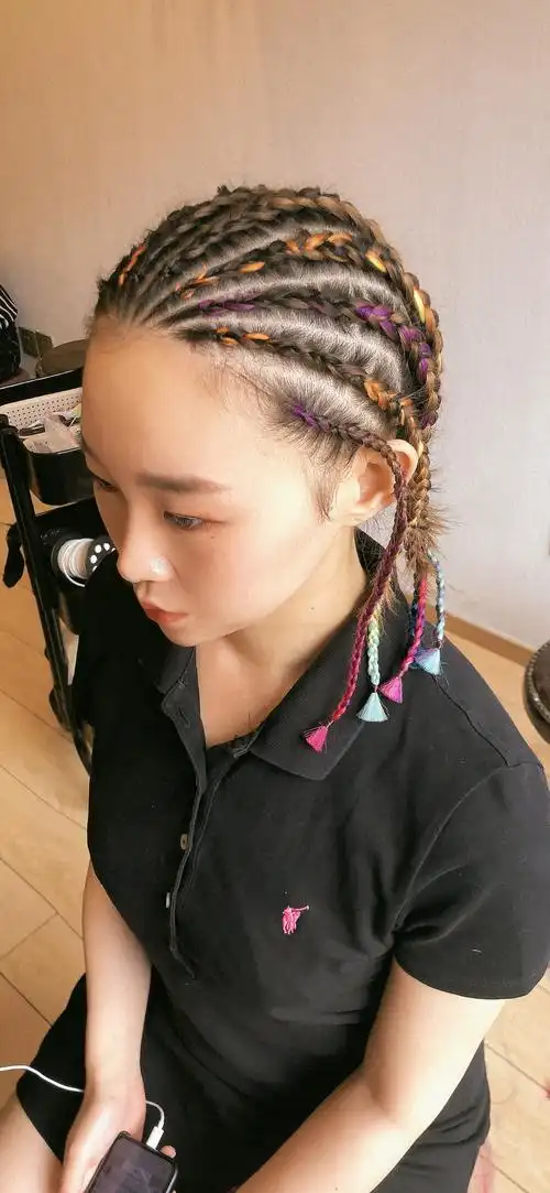 适合女生的短发脏辫,半头脏辫_发型