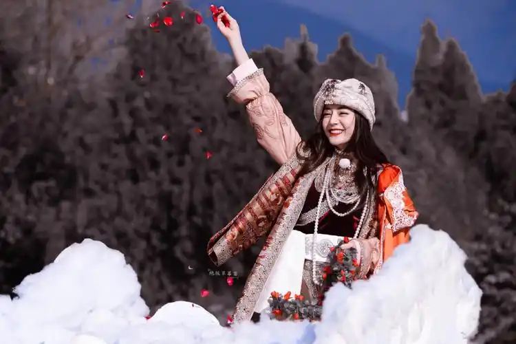 cr:绝版草莓笛饭修/迪丽热巴奔跑吧 - 堆糖,美图壁纸兴趣社区