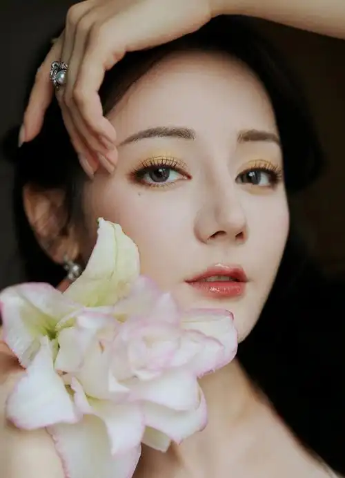 方可frank造型:@闵塔鲨@therayback摄影:@eric-tsui#迪丽热巴新高