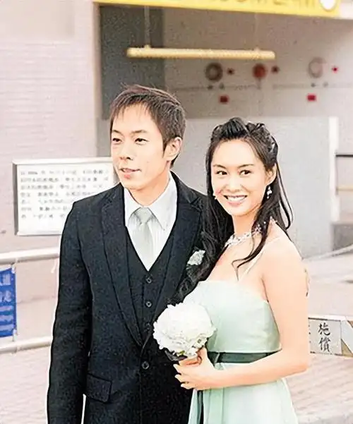 回顾朱茵离开周星驰下嫁黄贯中住破屋开破车却羡慕哭千万人