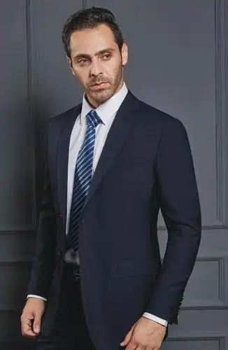 沈阳西服_沈阳职业装_西装定做_职业装定制【沈阳弘霖服饰文化】