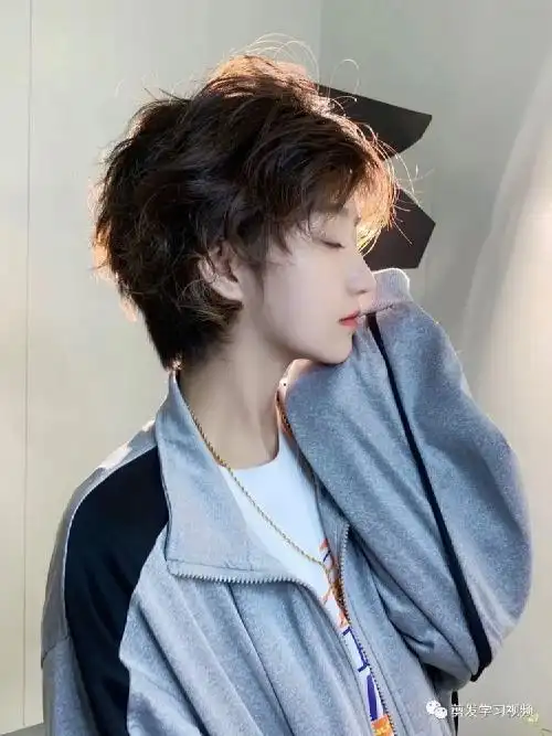 2021巨火网红超a超短发定型烫