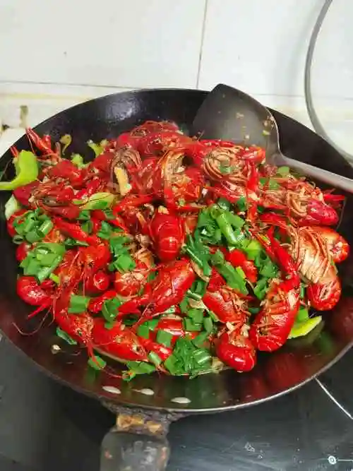 蒜蓉小龙虾,蒜蓉小龙虾的家常做法 - 美食杰蒜蓉小龙虾做法大全