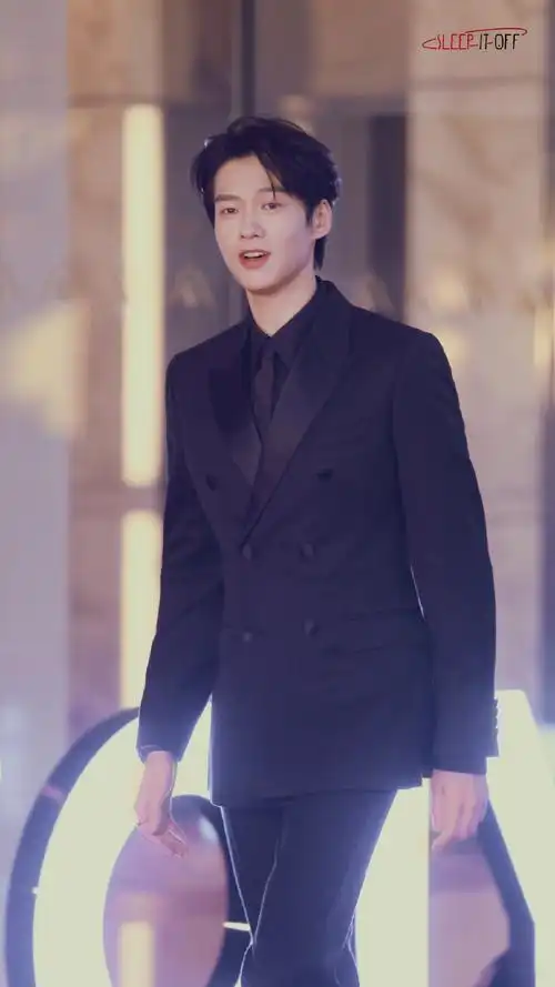 魏大勋世首帅##魏大勋1215出道15年快乐