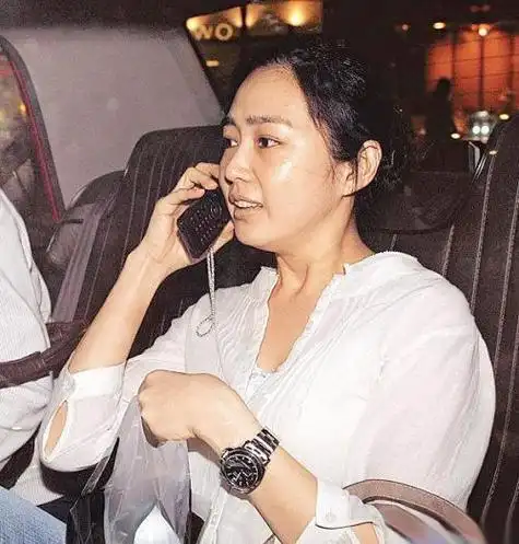 回顾豪门千金朱丽倩为了刘德华有多能忍看完你就全明白了