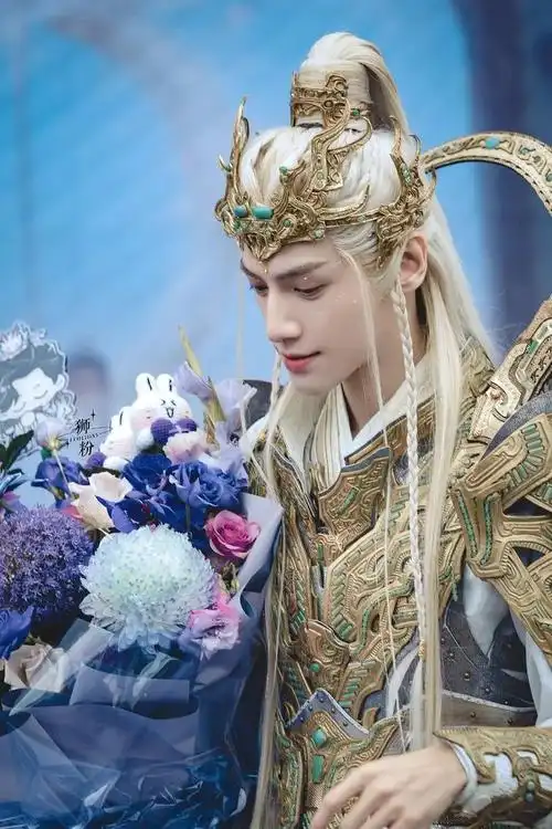 罗云熙新剧杀青,这张脸精致吗?