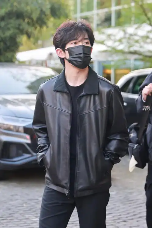 易烊千玺米兰时装周行程