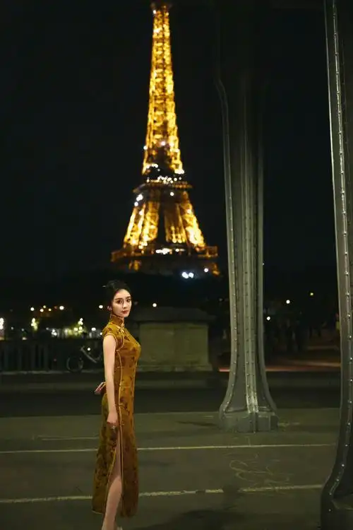 杨幂旗袍 古韵美人##杨幂在法国穿旗袍过中秋