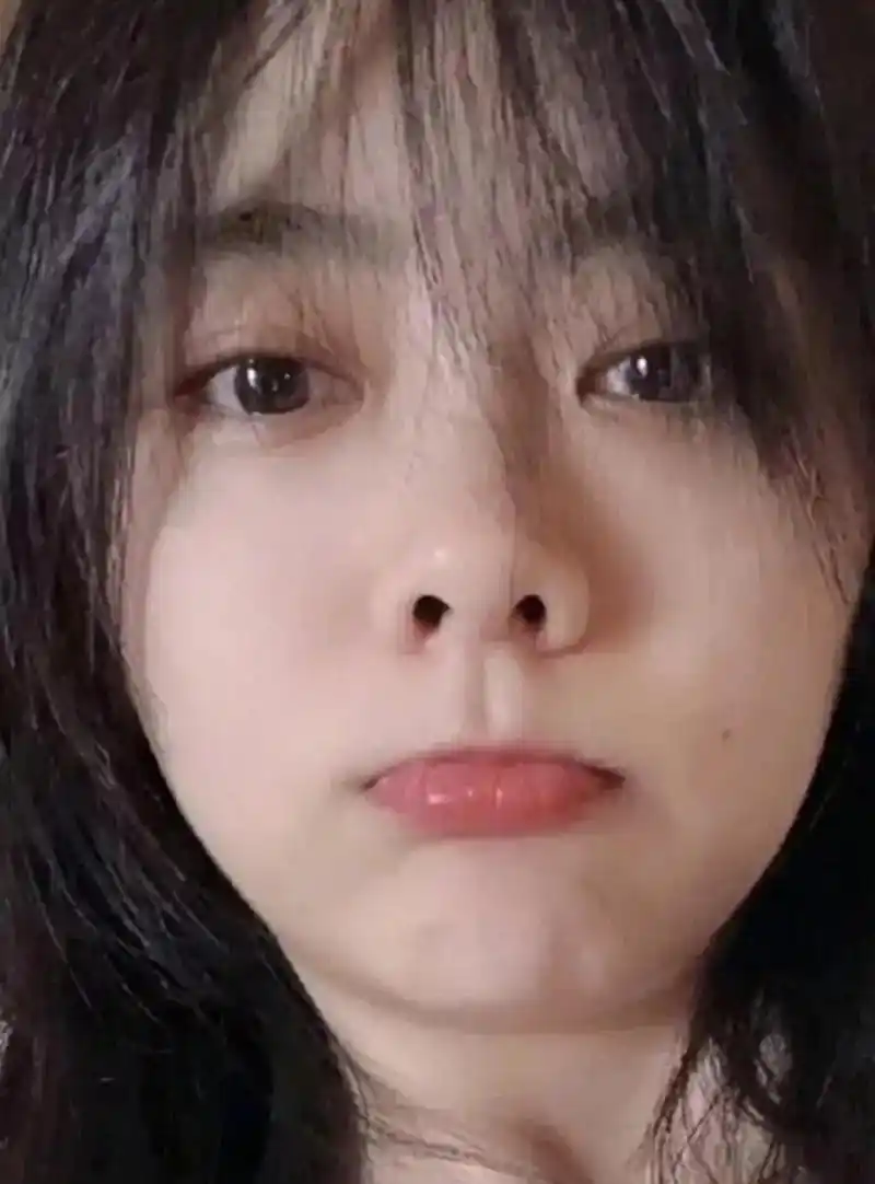 很多人吐槽谭松韵的"猪鼻子",但她都没有去整容,坚持原生态脸,这样