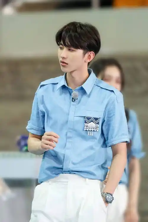 奔跑吧上演畲乡香菇之战蔡徐坤活力十足成幽默担当